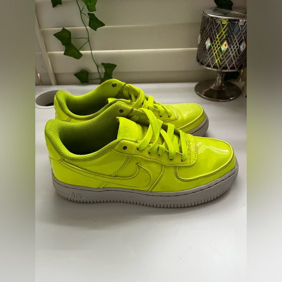 Nike Air Force 1 Low '07 LV8 UV: Sizing, US 4Y - Picture 3 of 10